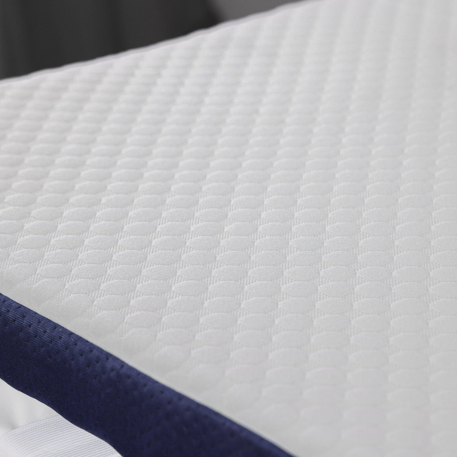 A close up of the white Seriously Comfortable Revive Plus anti bacterial and anti dust mite washable cover